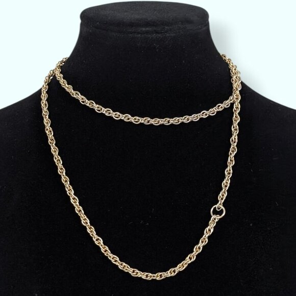 (2/$20) Vintage Infinity Gold Tone Rope Chain - Picture 3 of 4